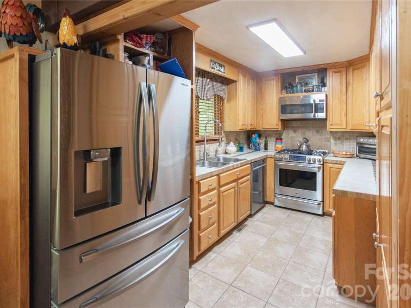 159 Winding Way Drive, Franklin, NC 28734.  MLS# CAR4431633, YatesRealty ID 55184. 