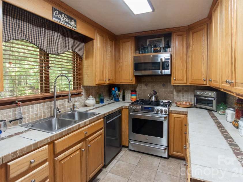 159 Winding Way Drive, Franklin, NC 28734.  MLS# CAR4431633, YatesRealty ID 55184. 