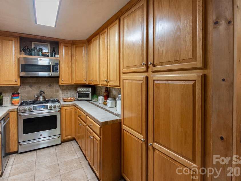 159 Winding Way Drive, Franklin, NC 28734.  MLS# CAR4431633, YatesRealty ID 55184. 
