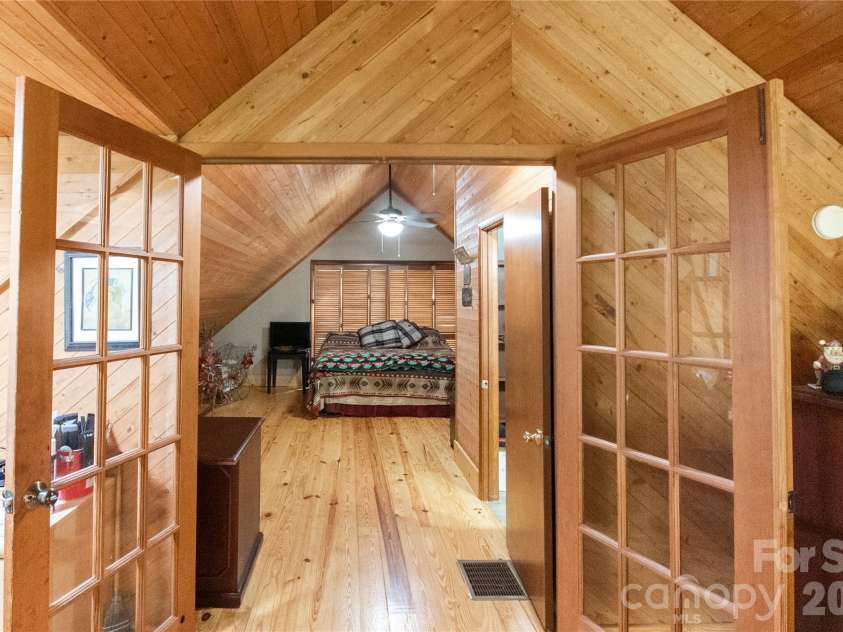 159 Winding Way Drive, Franklin, NC 28734.  MLS# CAR4431633, YatesRealty ID 55184. 