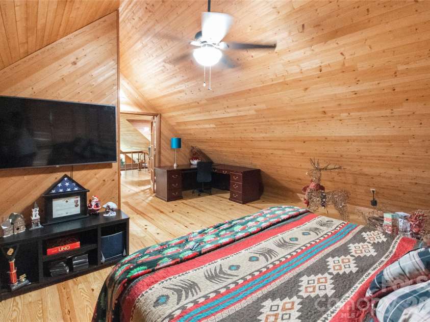 159 Winding Way Drive, Franklin, NC 28734.  MLS# CAR4431633, YatesRealty ID 55184. 