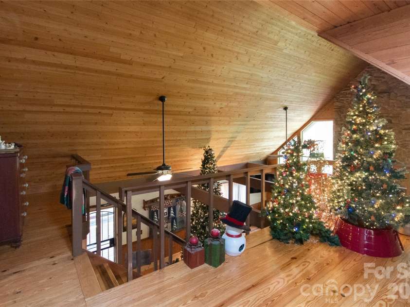 159 Winding Way Drive, Franklin, NC 28734.  MLS# CAR4431633, YatesRealty ID 55184. 