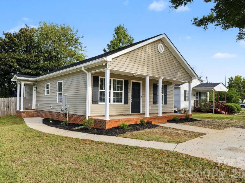 1334 Flint Hill Street, Rock Hill, SC 29730.  MLS# CAR4430521, YatesRealty ID 55187. 