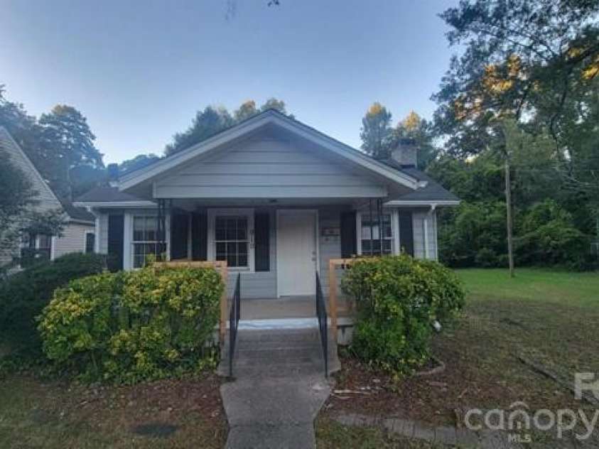 910 Mauney Avenue, Gastonia, NC 28052.  MLS# CAR4431619, YatesRealty ID 55189. 