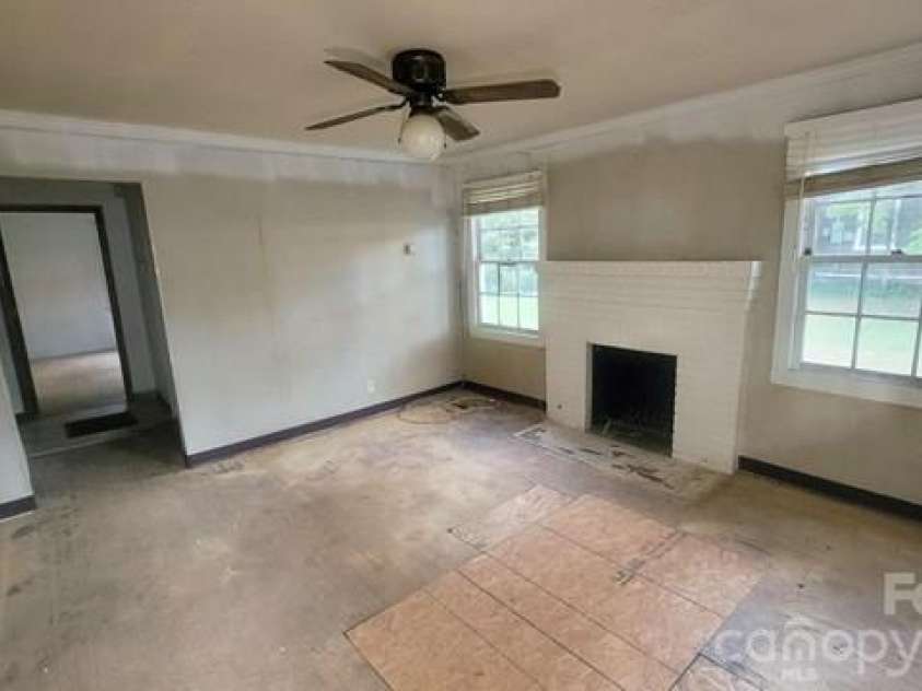 910 Mauney Avenue, Gastonia, NC 28052.  MLS# CAR4431619, YatesRealty ID 55189. 