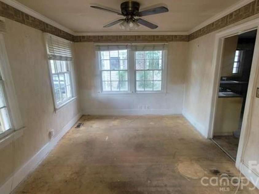 910 Mauney Avenue, Gastonia, NC 28052.  MLS# CAR4431619, YatesRealty ID 55189. 