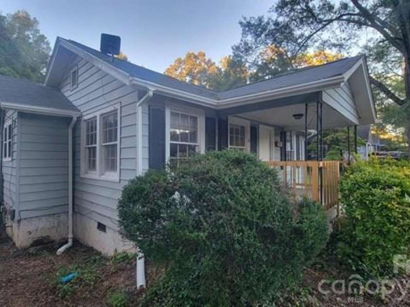 910 Mauney Avenue, Gastonia, NC 28052.  MLS# CAR4431619, YatesRealty ID 55189. 