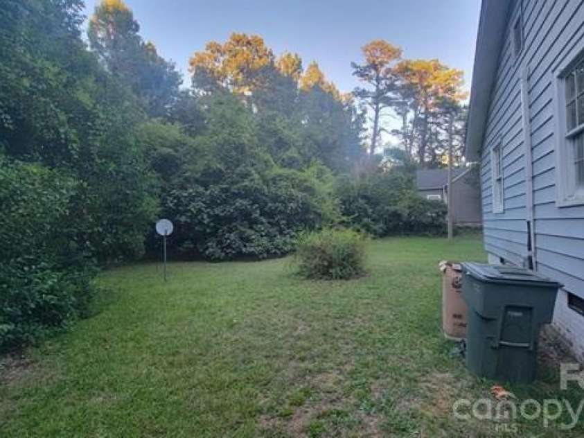 910 Mauney Avenue, Gastonia, NC 28052.  MLS# CAR4431619, YatesRealty ID 55189. 