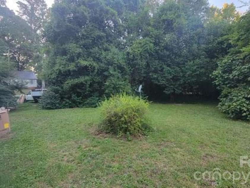 910 Mauney Avenue, Gastonia, NC 28052.  MLS# CAR4431619, YatesRealty ID 55189. 