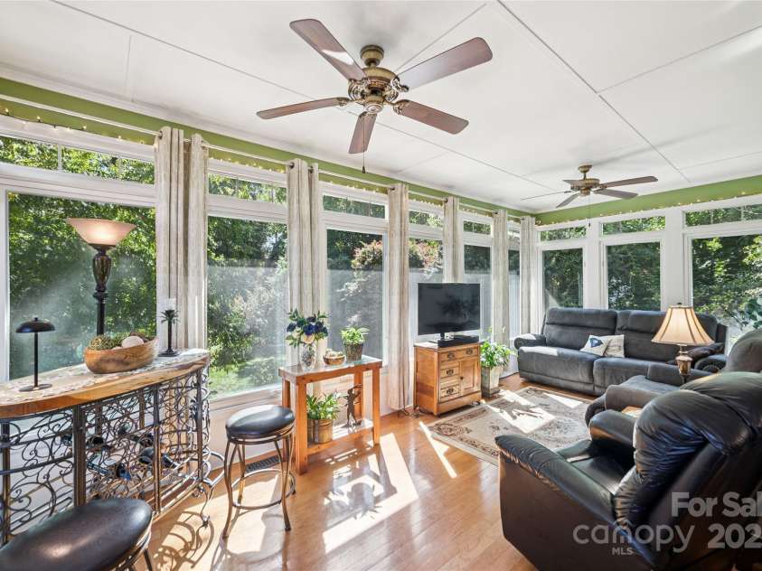 311 6th Avenue, Gastonia, NC 28052.  MLS# CAR4305304, YatesRealty ID 5519. 