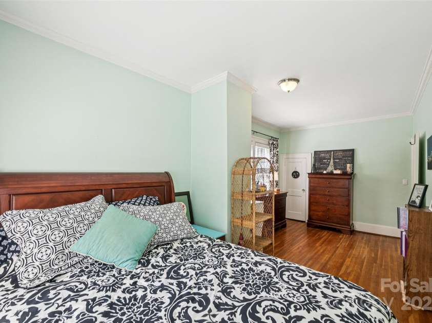 311 6th Avenue, Gastonia, NC 28052.  MLS# CAR4305304, YatesRealty ID 5519. 