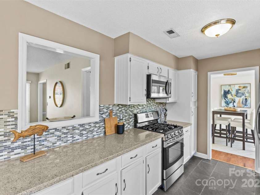 9637 Stoney Hill Lane, Charlotte, NC 28277.  MLS# CAR4242070, YatesRealty ID 5519. 