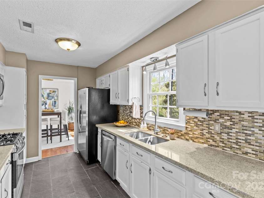 9637 Stoney Hill Lane, Charlotte, NC 28277.  MLS# CAR4242070, YatesRealty ID 5519. 