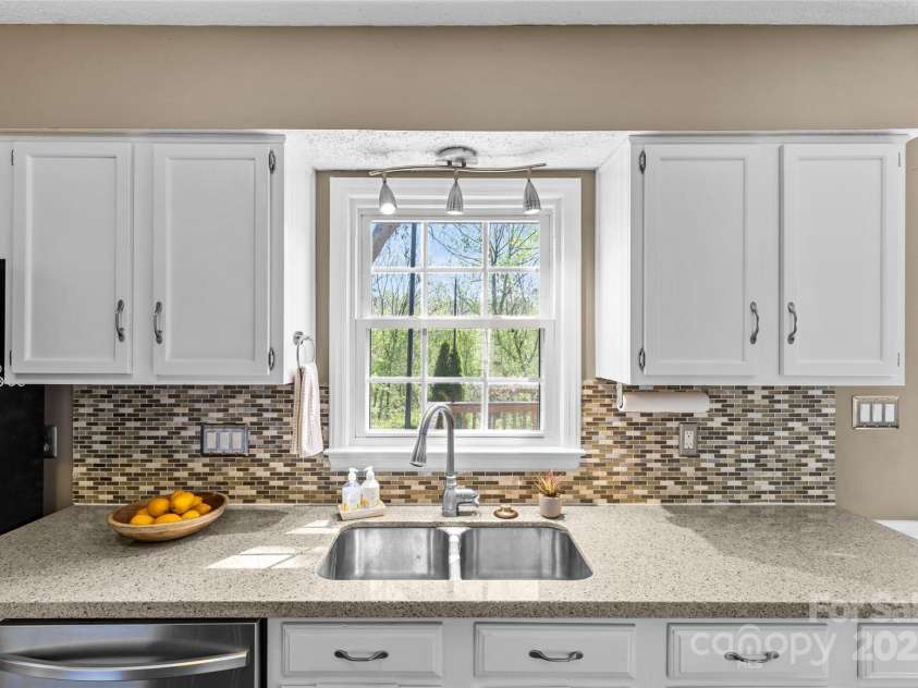 9637 Stoney Hill Lane, Charlotte, NC 28277.  MLS# CAR4242070, YatesRealty ID 5519. 