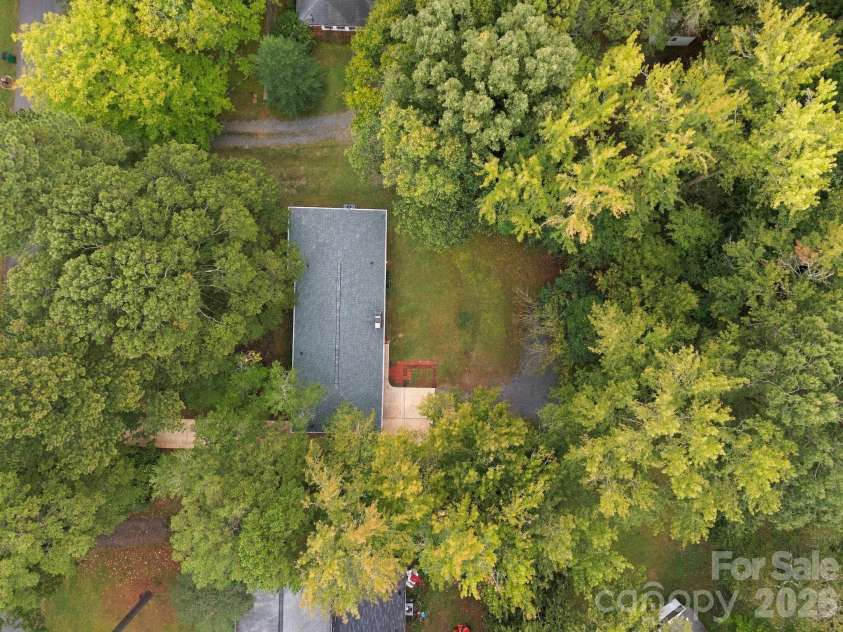 7029 Linda Lake Drive, Charlotte, NC 28215.  MLS# CAR4425915, YatesRealty ID 55191. 