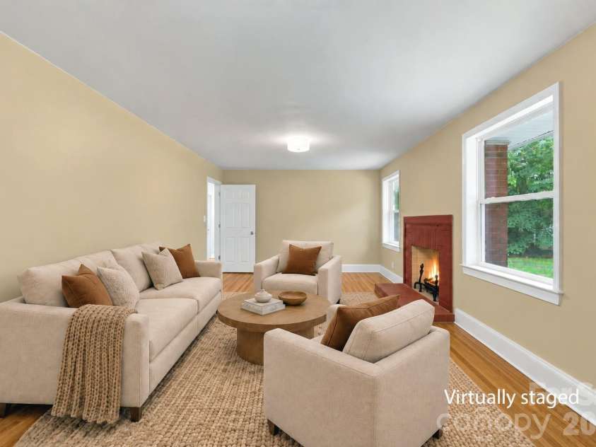 7029 Linda Lake Drive, Charlotte, NC 28215.  MLS# CAR4425915, YatesRealty ID 55191. 