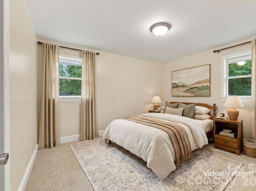 7029 Linda Lake Drive, Charlotte, NC 28215.  MLS# CAR4425915, YatesRealty ID 55191. 