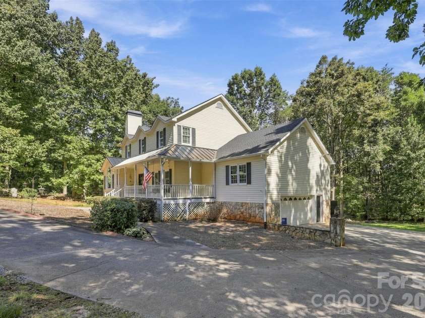 6227 Winds Court, Clover, SC 29710.  MLS# CAR4427648, YatesRealty ID 55192. 