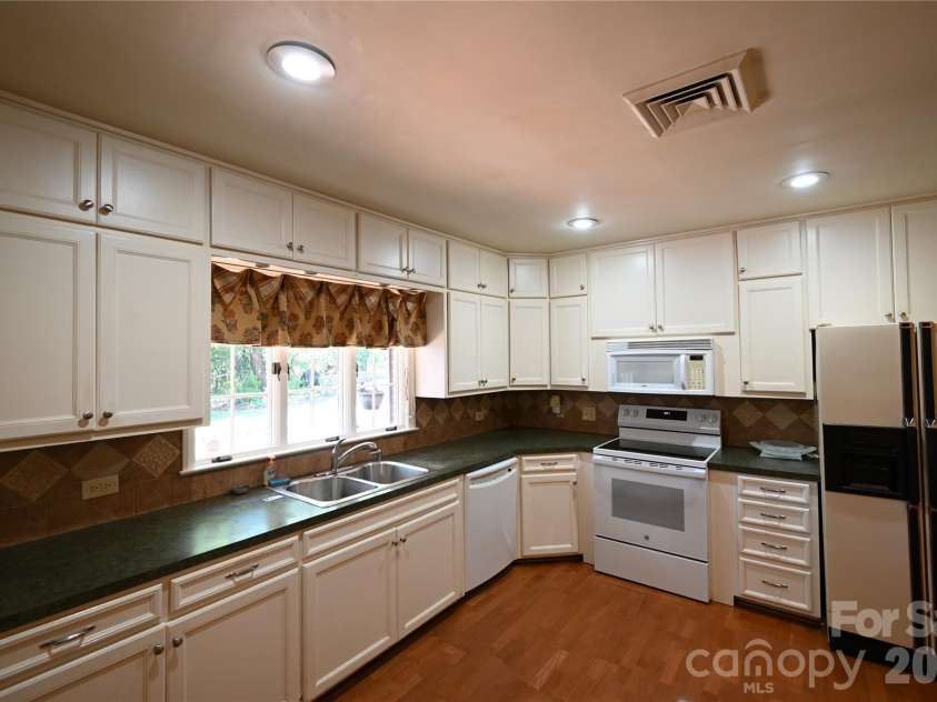1308 Laurel Street, Valdese, NC 28690.  MLS# CAR4432048, YatesRealty ID 55194. 