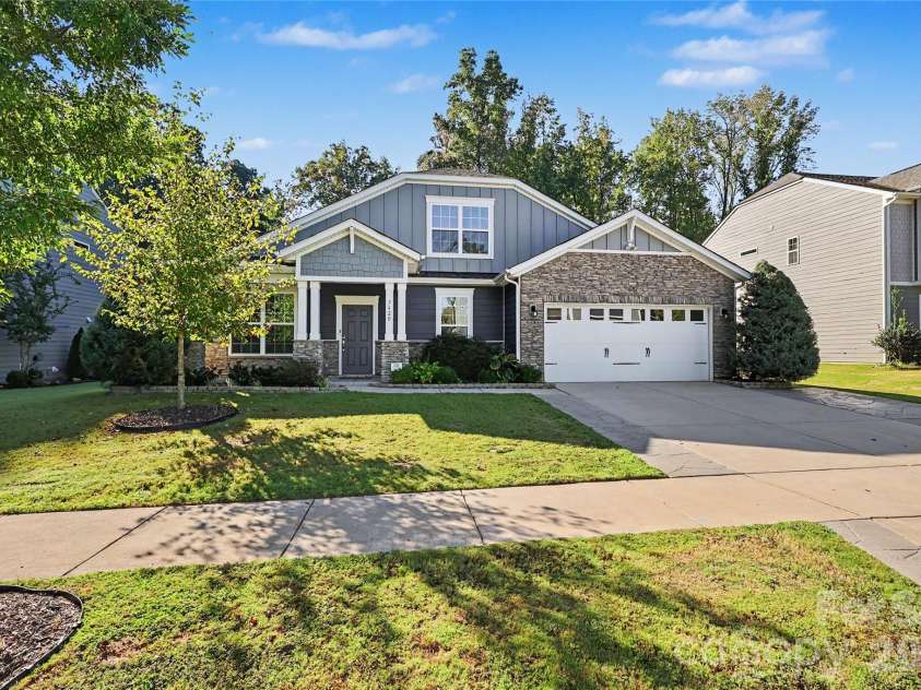7420 Tullamore Glen Drive, Huntersville, NC 28078.  MLS# CAR4431283, YatesRealty ID 55195. 