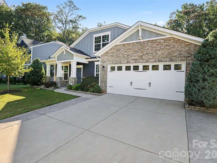 7420 Tullamore Glen Drive, Huntersville, NC 28078.  MLS# CAR4431283, YatesRealty ID 55195. 