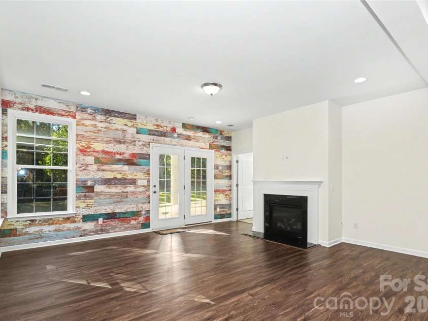 7420 Tullamore Glen Drive, Huntersville, NC 28078.  MLS# CAR4431283, YatesRealty ID 55195. 