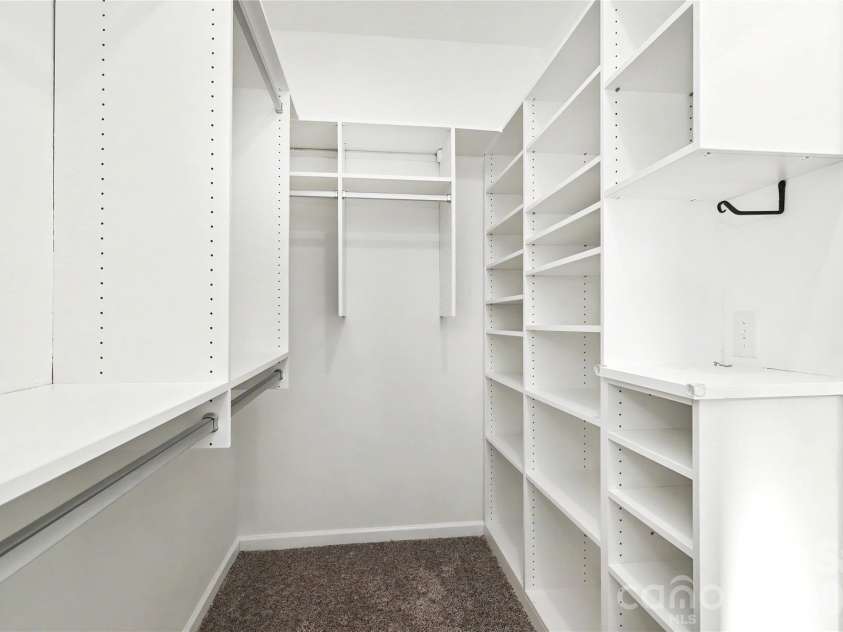 7420 Tullamore Glen Drive, Huntersville, NC 28078.  MLS# CAR4431283, YatesRealty ID 55195. 