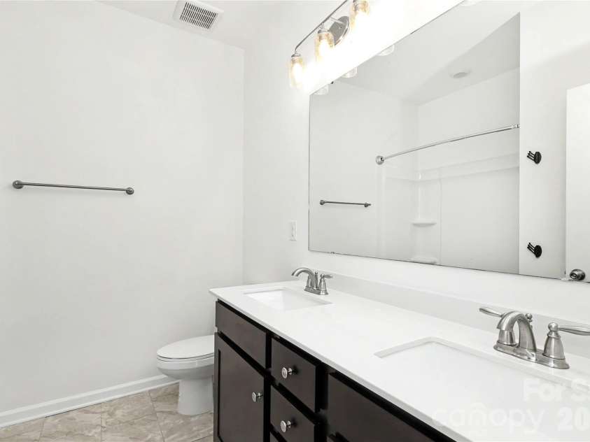 7420 Tullamore Glen Drive, Huntersville, NC 28078.  MLS# CAR4431283, YatesRealty ID 55195. 