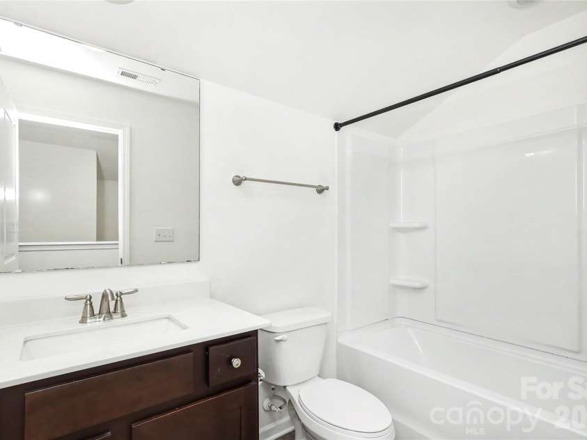 7420 Tullamore Glen Drive, Huntersville, NC 28078.  MLS# CAR4431283, YatesRealty ID 55195. 