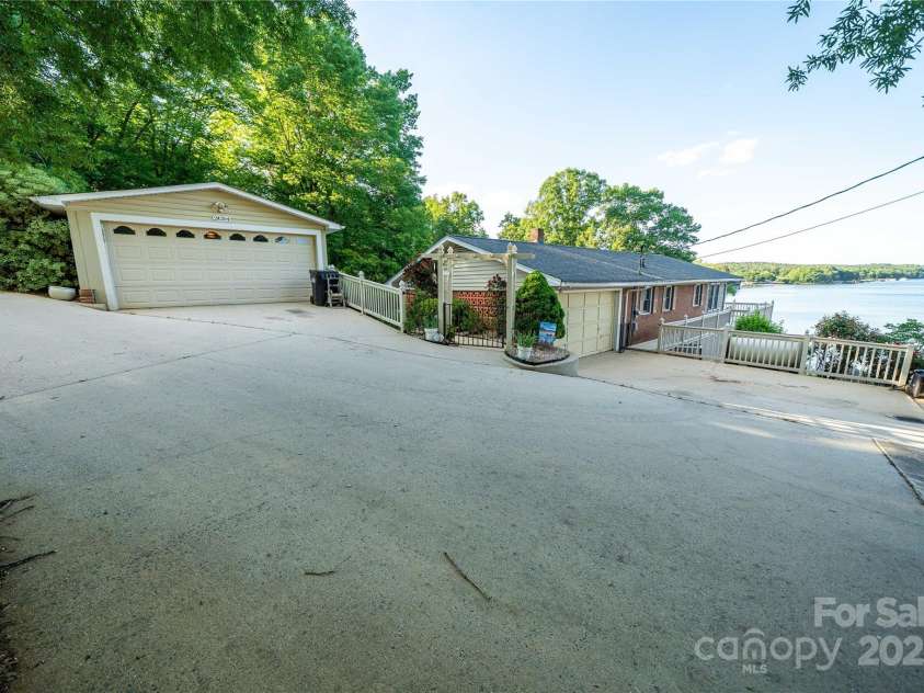 24264 Strand Drive, Albemarle, NC 28001.  MLS# CAR4257779, YatesRealty ID 552. 