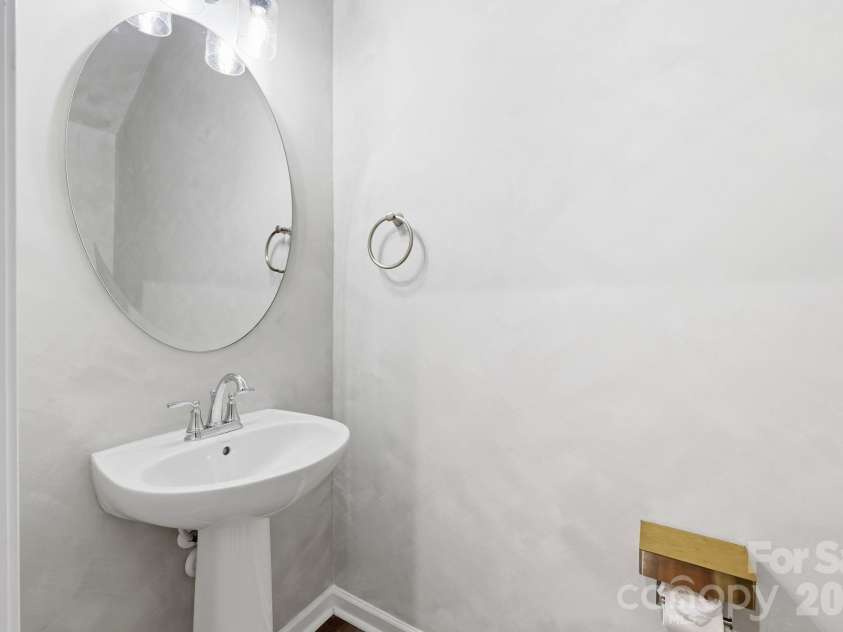 1103 Grays Mill Road, Charlotte, NC 28215.  MLS# CAR4392457, YatesRealty ID 5520. 