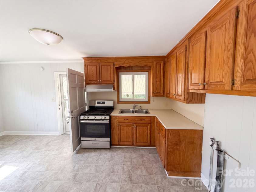 264 Crowell Drive, Concord, NC 28025.  MLS# CAR4432311, YatesRealty ID 55200. 
