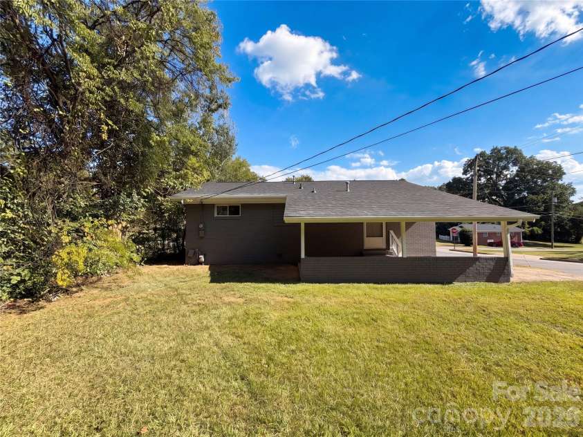 264 Crowell Drive, Concord, NC 28025.  MLS# CAR4432311, YatesRealty ID 55200. 