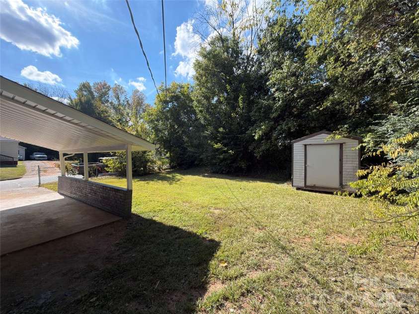 264 Crowell Drive, Concord, NC 28025.  MLS# CAR4432311, YatesRealty ID 55200. 