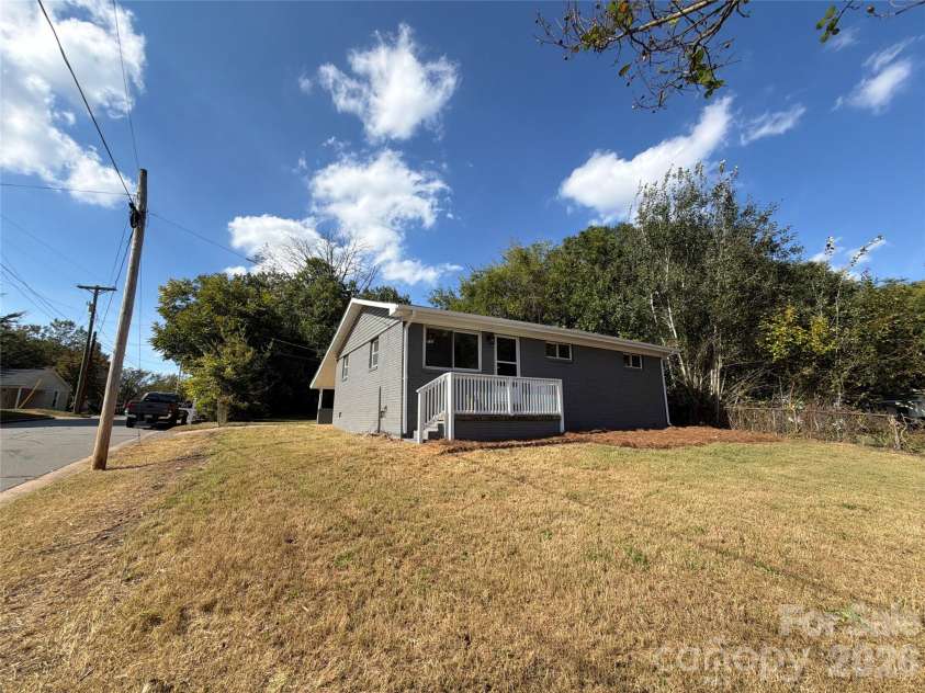 264 Crowell Drive, Concord, NC 28025.  MLS# CAR4432311, YatesRealty ID 55200. 