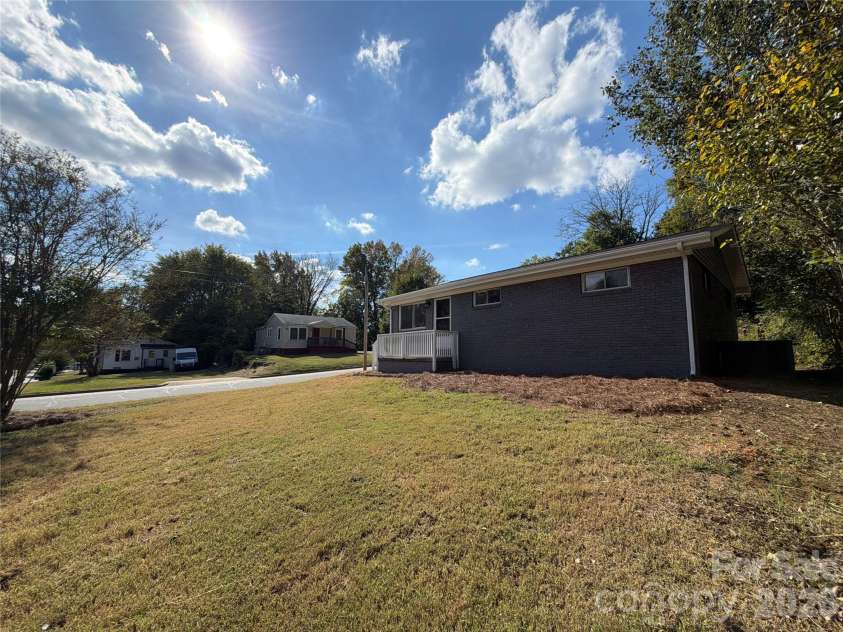 264 Crowell Drive, Concord, NC 28025.  MLS# CAR4432311, YatesRealty ID 55200. 