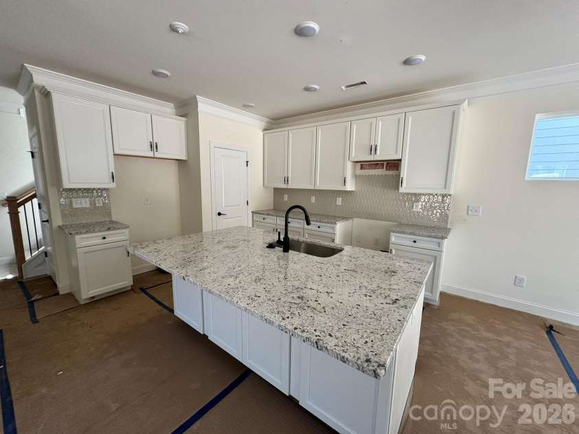 13139 Foxberry Road, Charlotte, NC 28213.  MLS# CAR4432052, YatesRealty ID 55201. Kitchen
