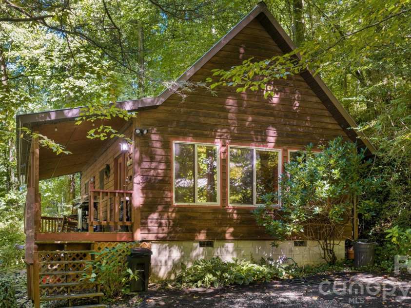 3575 Conleys Creek Road, Whittier, NC 28789.  MLS# CAR4427909, YatesRealty ID 55202. 