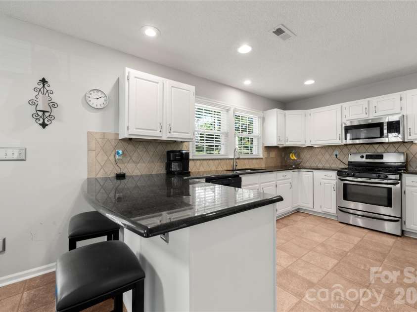421 Halliwell Street, Charlotte, NC 28262.  MLS# CAR4432300, YatesRealty ID 55204. 