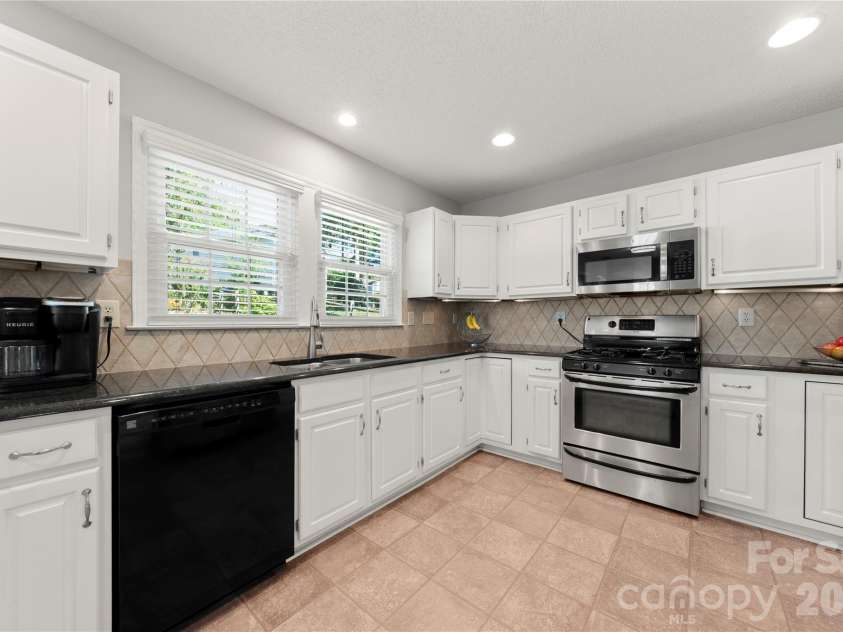 421 Halliwell Street, Charlotte, NC 28262.  MLS# CAR4432300, YatesRealty ID 55204. 