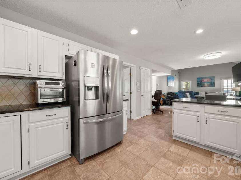 421 Halliwell Street, Charlotte, NC 28262.  MLS# CAR4432300, YatesRealty ID 55204. 