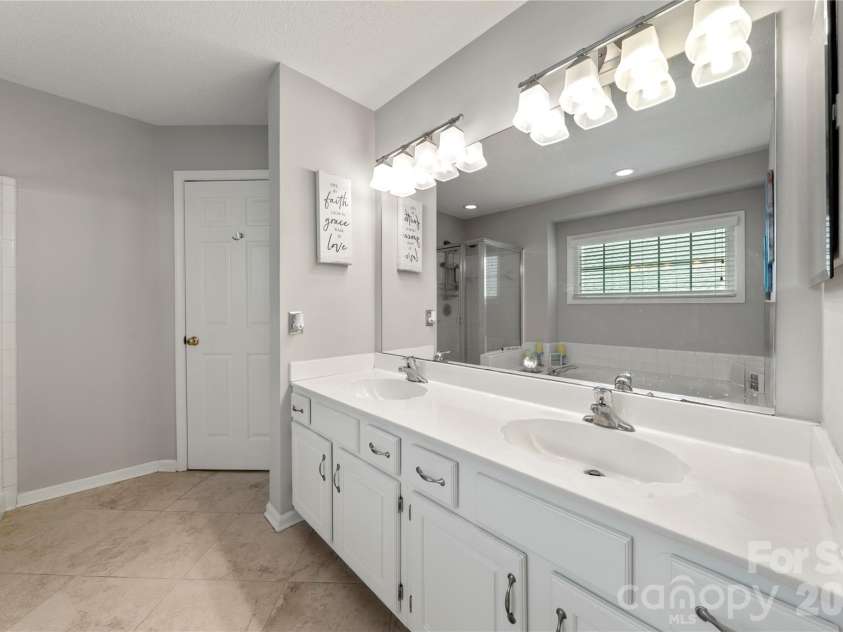 421 Halliwell Street, Charlotte, NC 28262.  MLS# CAR4432300, YatesRealty ID 55204. 