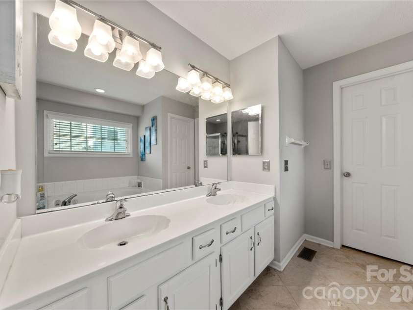 421 Halliwell Street, Charlotte, NC 28262.  MLS# CAR4432300, YatesRealty ID 55204. 