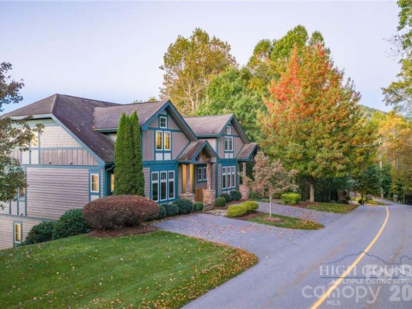 355 Ridge Haven Parkway, Banner Elk, NC 28604.  MLS# CAR4432289, YatesRealty ID 55205. 