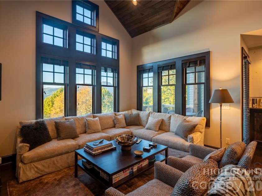 355 Ridge Haven Parkway, Banner Elk, NC 28604.  MLS# CAR4432289, YatesRealty ID 55205. 