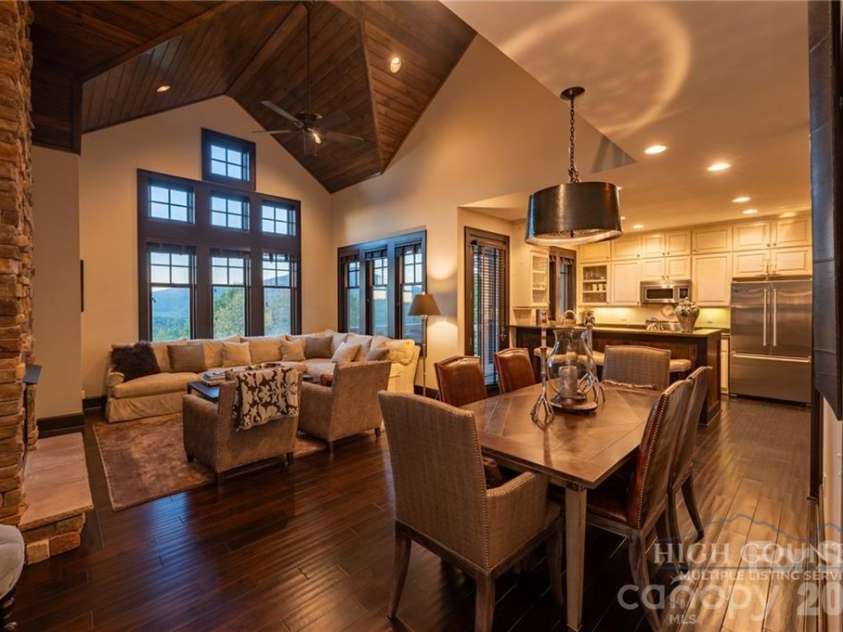 355 Ridge Haven Parkway, Banner Elk, NC 28604.  MLS# CAR4432289, YatesRealty ID 55205. 