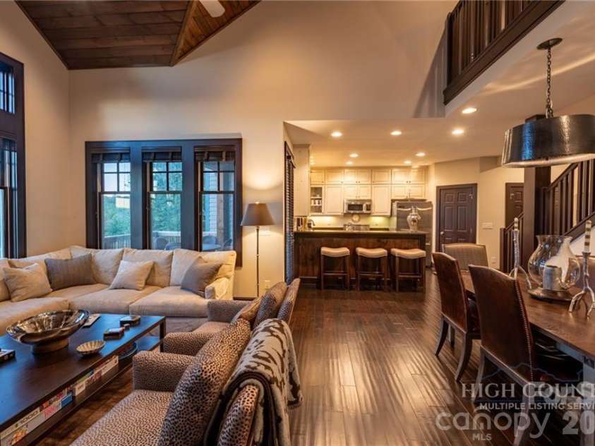 355 Ridge Haven Parkway, Banner Elk, NC 28604.  MLS# CAR4432289, YatesRealty ID 55205. 