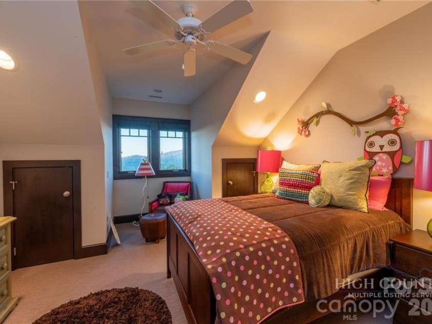 355 Ridge Haven Parkway, Banner Elk, NC 28604.  MLS# CAR4432289, YatesRealty ID 55205. 