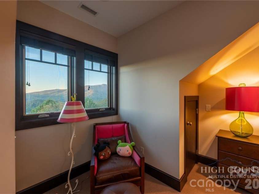 355 Ridge Haven Parkway, Banner Elk, NC 28604.  MLS# CAR4432289, YatesRealty ID 55205. 