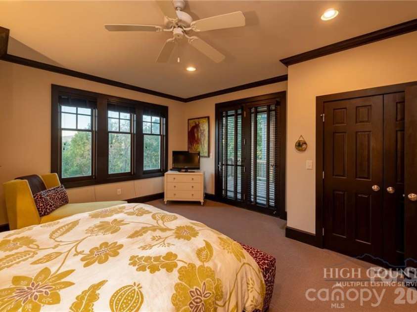 355 Ridge Haven Parkway, Banner Elk, NC 28604.  MLS# CAR4432289, YatesRealty ID 55205. 